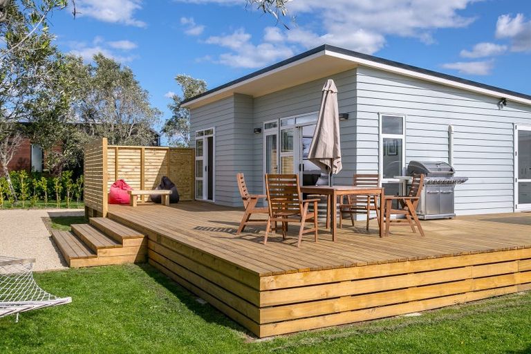 Photo of property in 20 Burgundy Drive, Martinborough, 5711