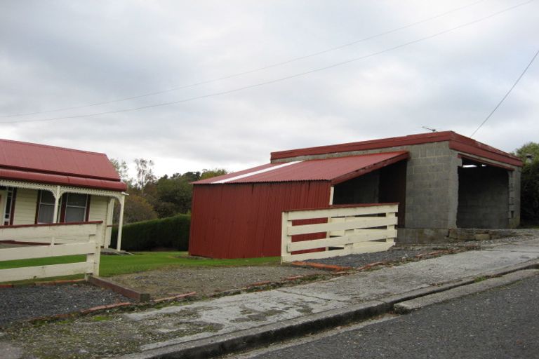 Photo of property in 9 Start Street, Kaitangata, 9210