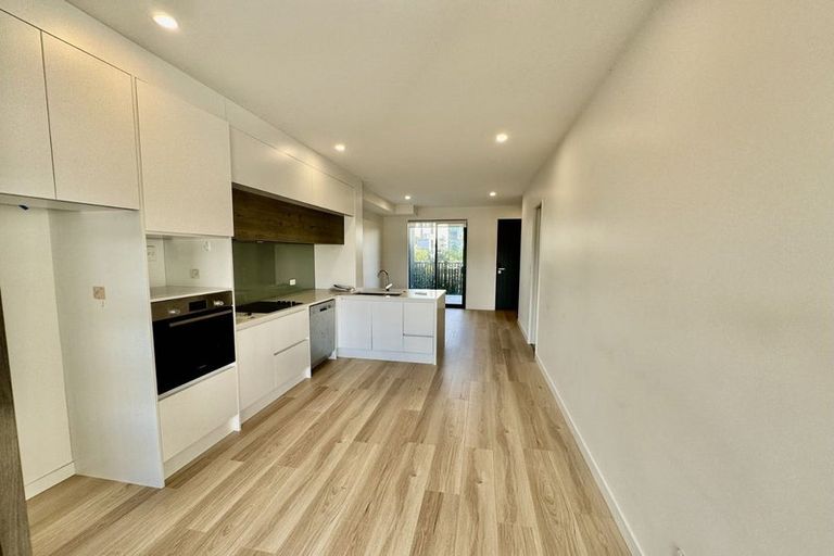 Photo of property in 98 Tarapuka Road, Westgate, Auckland, 0814
