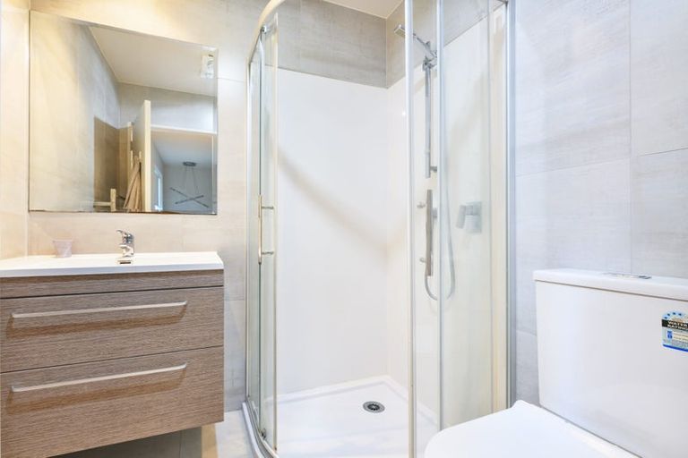 Photo of property in 17d Crosby Road, West Harbour, Auckland, 0618