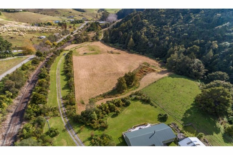 Photo of property in 233 Ahuroa Valley Road, Makarau, Warkworth, 0981