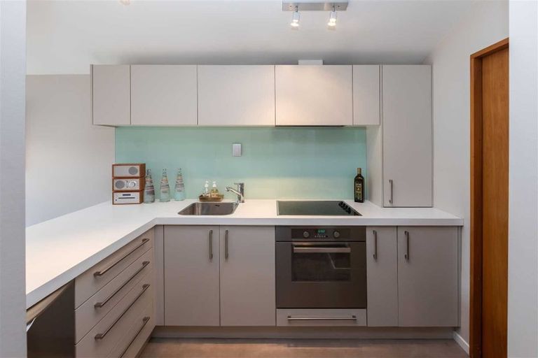 Photo of property in 2/193 Centaurus Road, Saint Martins, Christchurch, 8022