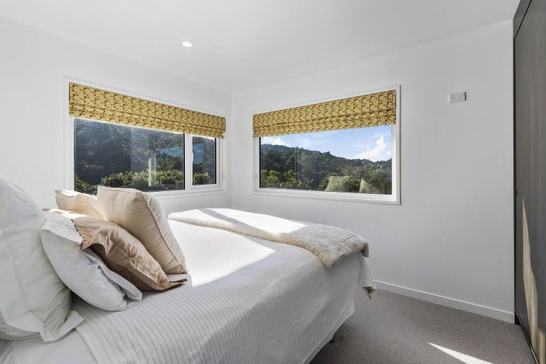 Photo of property in 3 Doris Gordon Crescent, Crofton Downs, Wellington, 6035