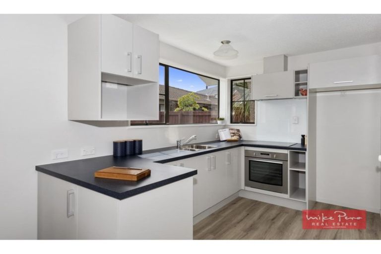 Photo of property in 1/34 Solomon Avenue, Redwood, Christchurch, 8051