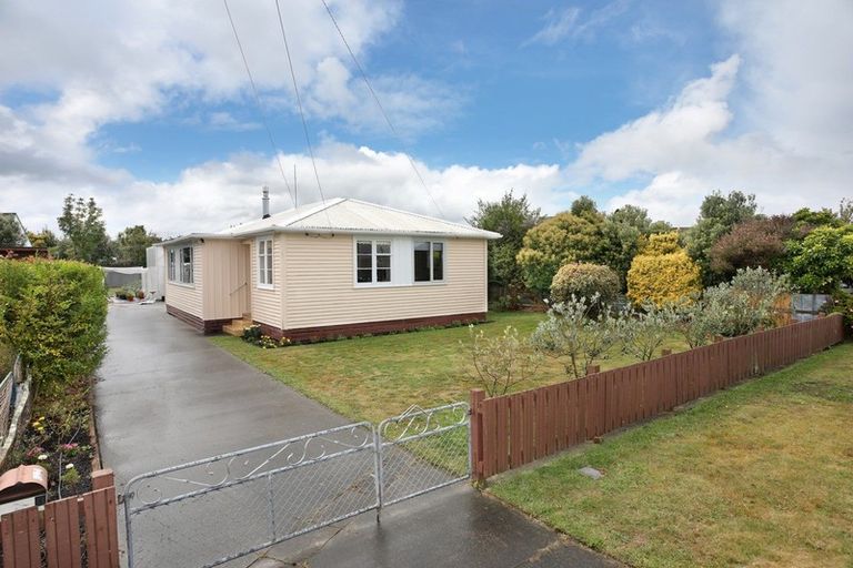 Photo of property in 4 Johnson Street, Bulls, 4818