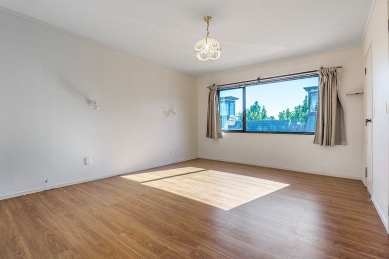 Photo of property in 45a Takutai Avenue, Half Moon Bay, Auckland, 2012