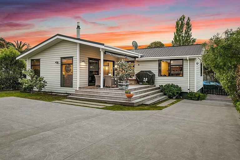 Photo of property in 8 Bosun Place, Te Atatu Peninsula, Auckland, 0610