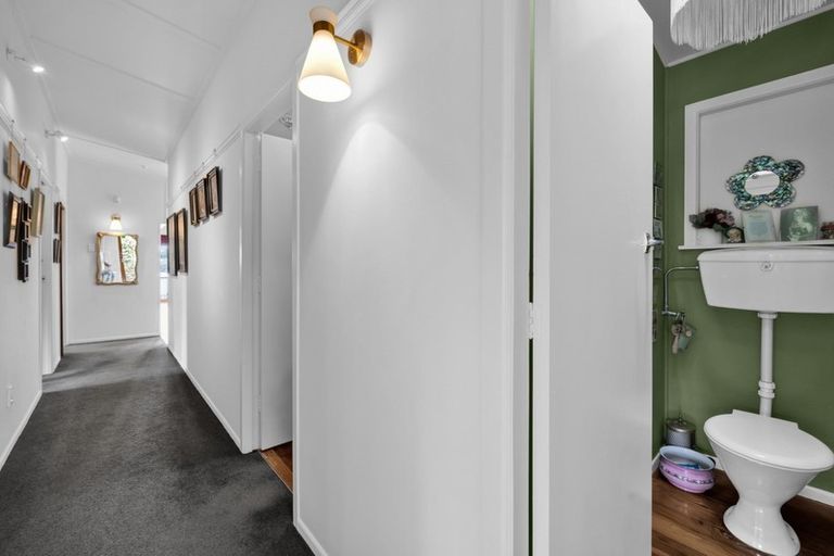 Photo of property in 50b Budleigh Street, Frankleigh Park, New Plymouth, 4310