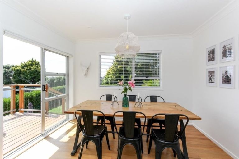 Photo of property in 185 Mangorei Road, Merrilands, New Plymouth, 4312