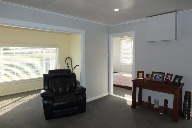 Photo of property in 9 Warren Street, Foxton Beach, Foxton, 4815