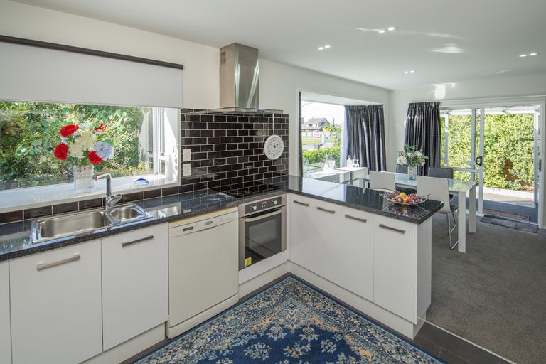 Photo of property in 305 Sawyers Arms Road, Bishopdale, Christchurch, 8053