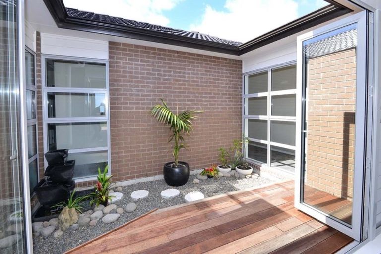 Photo of property in 14 Ruth Craig Place, Stanmore Bay, Whangaparaoa, 0932