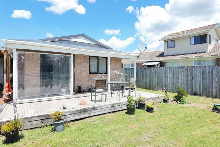 Photo of property in 372 Swanson Road, Ranui, Auckland, 0612