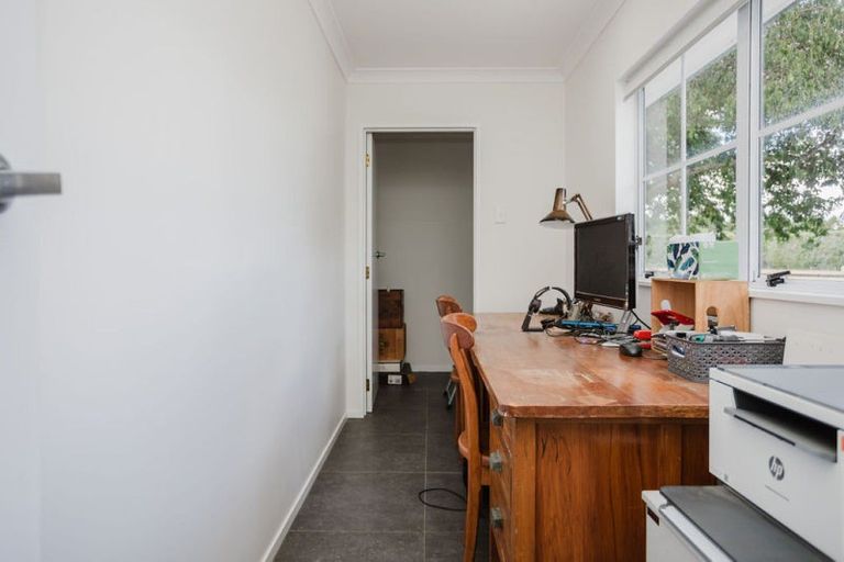 Photo of property in 14 Aerodrome Road, Dannevirke, 4972