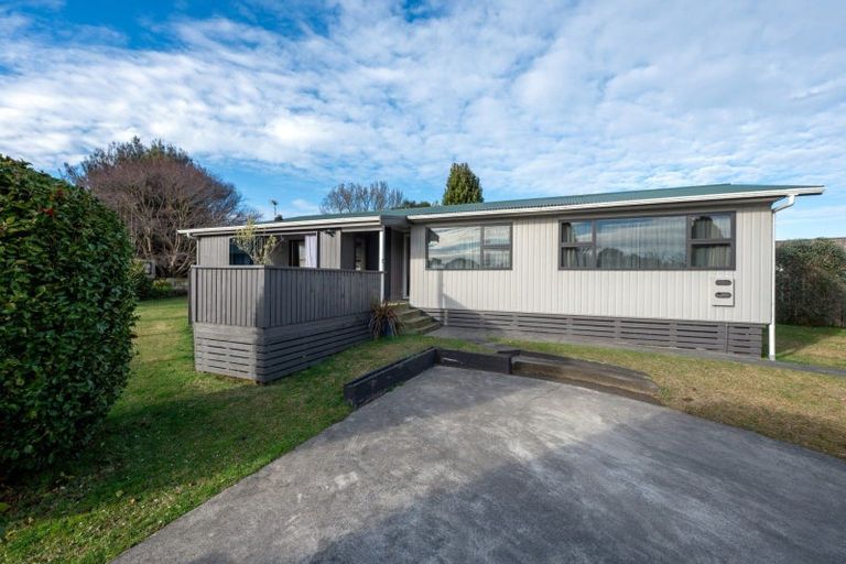 Photo of property in 43 Dickens Street, Owhata, Rotorua, 3010