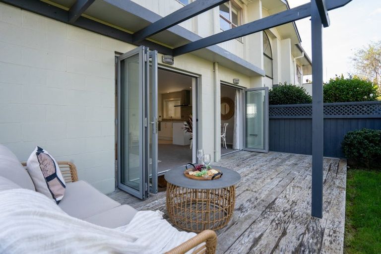 Photo of property in 2/14 Thornton Road, Cambridge, 3434