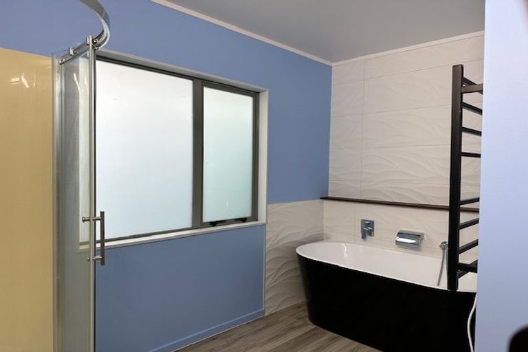 Photo of property in 1415 Whangaparaoa Road, Army Bay, Whangaparaoa, 0930