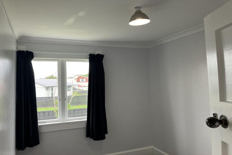 Photo of property in 160 Cornfoot Street, Castlecliff, Whanganui, 4501
