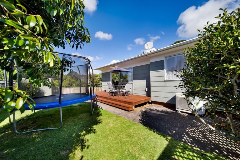 Photo of property in 2/54 Riversdale Drive, Merrilands, New Plymouth, 4312