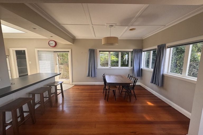 Photo of property in 24 Highbury Crescent, Highbury, Wellington, 6012