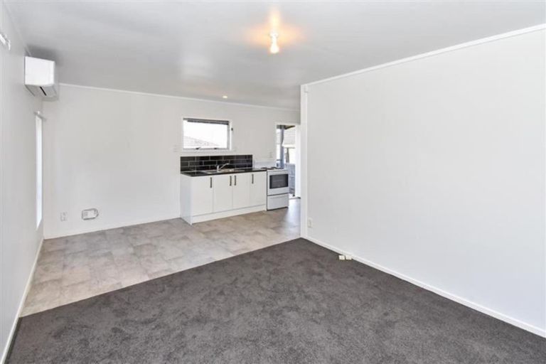 Photo of property in 10 Massine Place, Randwick Park, Auckland, 2105