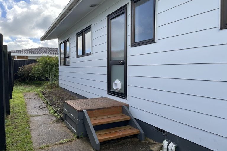 Photo of property in 1/94 Roberts Road, Te Atatu South, Auckland, 0610