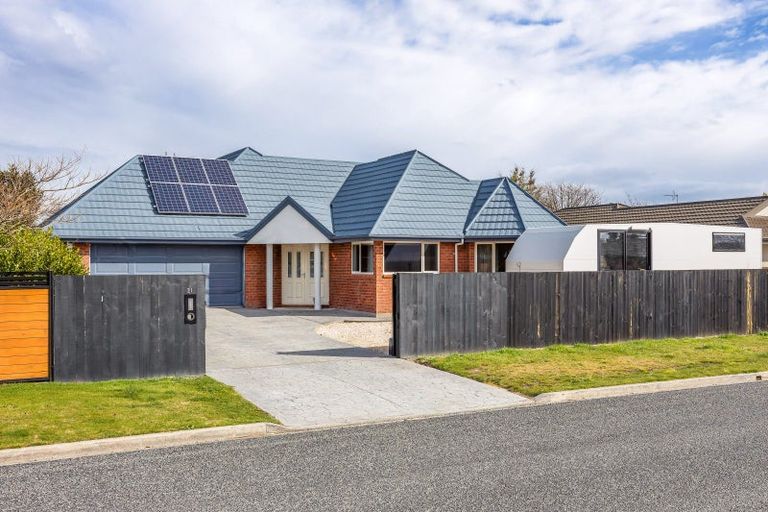 Photo of property in 21 Welsford Street, Woodend, 7610