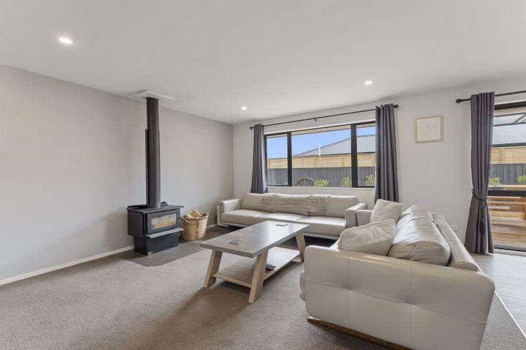 Photo of property in 4 Fearne Drive, Woodend, 7610