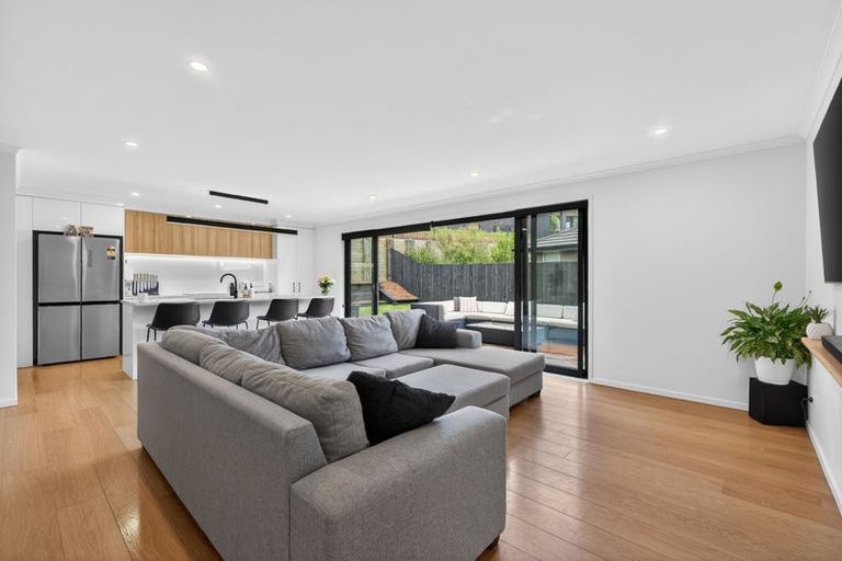 Photo of property in 4 Porokaiwhiri Avenue, Helensville, 0800