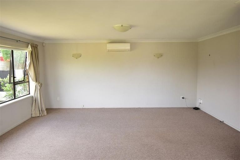 Photo of property in 1/131 Mokoia Road, Birkenhead, Auckland, 0626