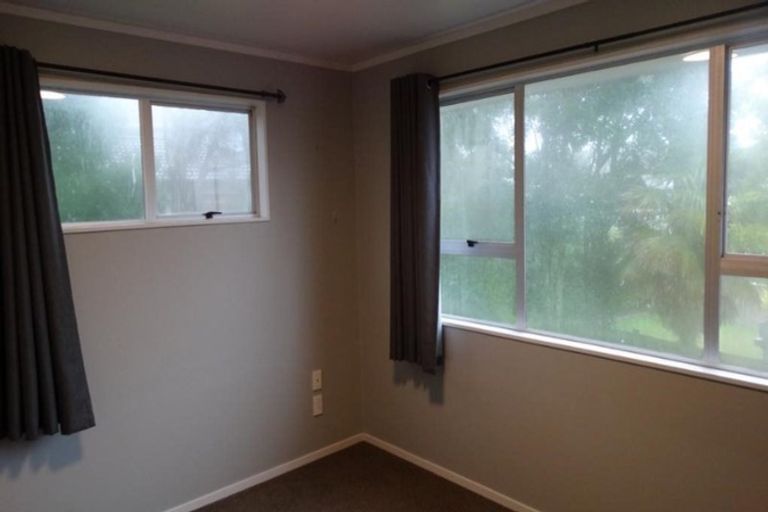 Photo of property in 2/63 Zita Maria Drive, Massey, Auckland, 0614