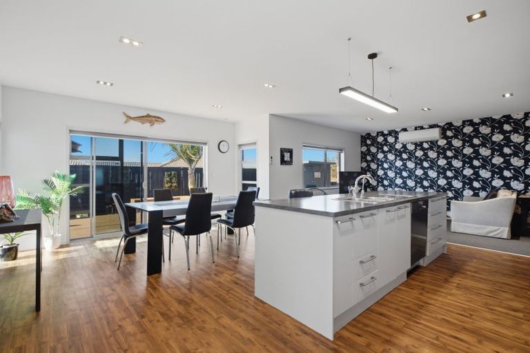 Photo of property in 8 Waterside Drive, Pyes Pa, Tauranga, 3112