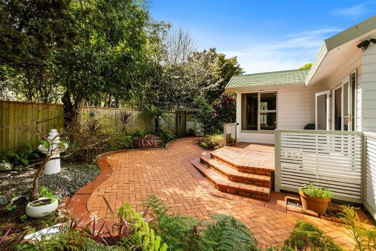 Photo of property in 10 Golf Road, Heretaunga, Upper Hutt, 5018