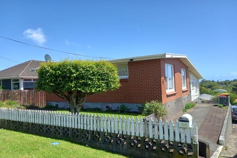 Photo of property in 54 Brois Street, Frankleigh Park, New Plymouth, 4310
