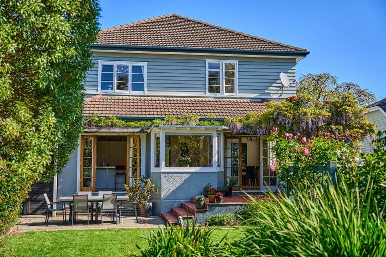 Photo of property in 5 Marina Grove, Hutt Central, Lower Hutt, 5010