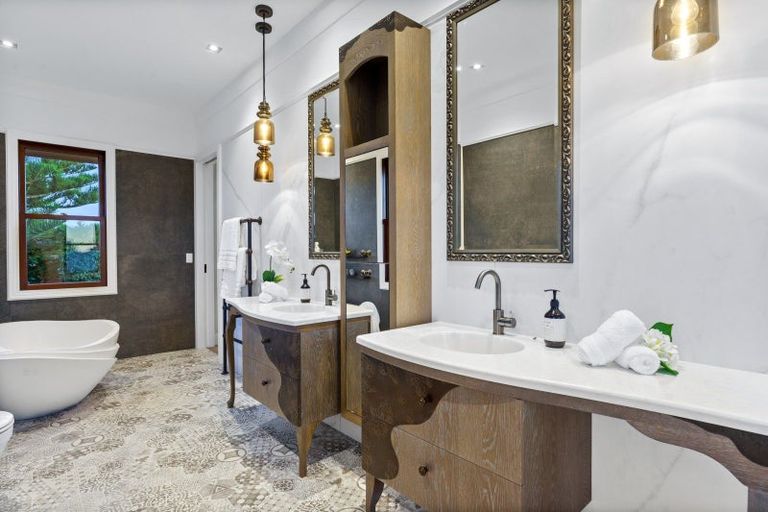 Photo of property in 17 Pararekau Road, Karaka, Papakura, 2580