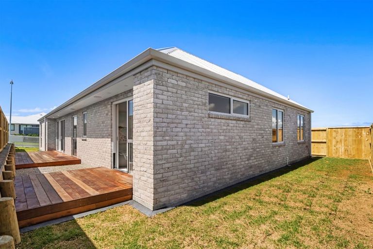 Photo of property in 2 Triplefin Avenue, Omokoroa, 3114