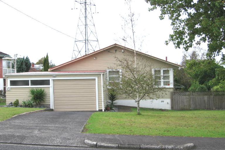 Photo of property in 10 Lyndhurst Road, Te Atatu South, Auckland, 0610