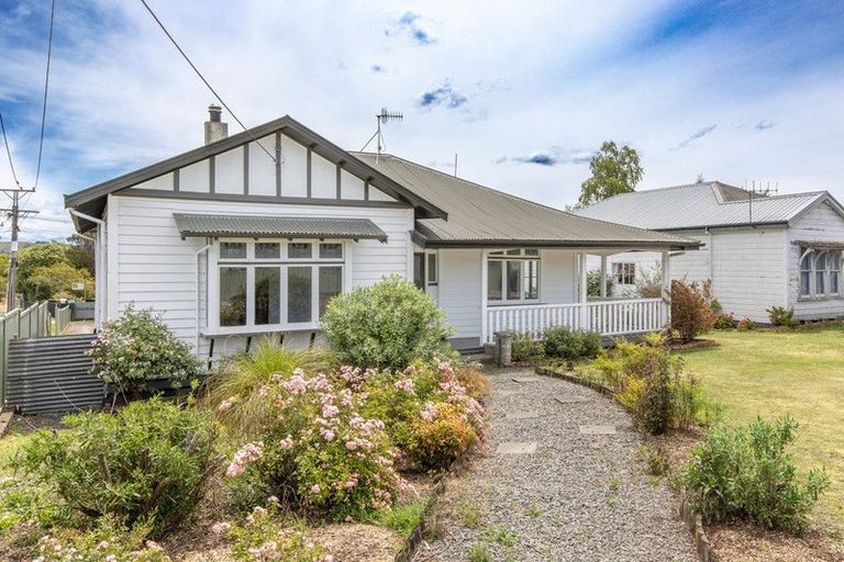 Photo of property in 60 Racecourse Road, Waipukurau, 4200