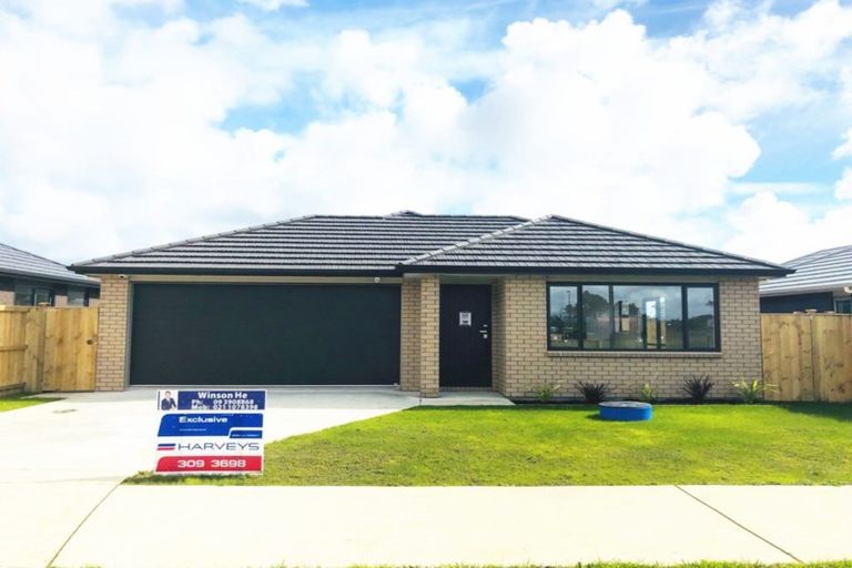 Photo of property in 42 Schoolside Road, Kumeu, 0810