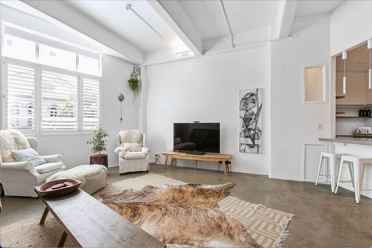 Photo of property in 22 Emily Place, Bellevue, Tauranga, 3110
