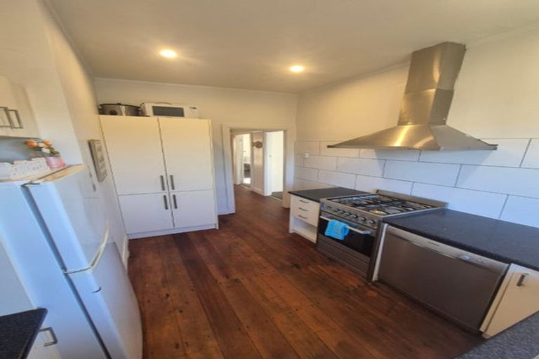 Photo of property in 7 Crawford Road, Kilbirnie, Wellington, 6022