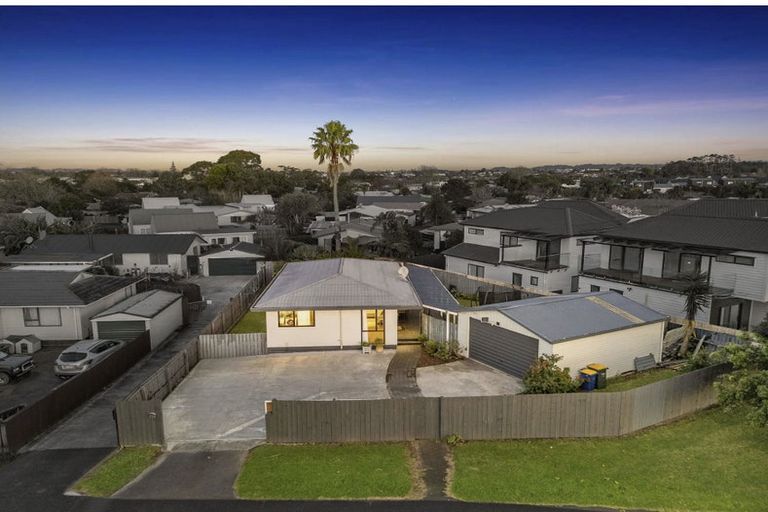 Photo of property in 410 Swanson Road, Ranui, Auckland, 0612