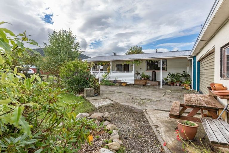 Photo of property in 22 Denston Street, Blackball, 7804