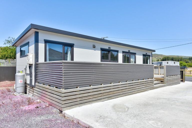 Photo of property in 2 Clifford Street, Clinton, 9534