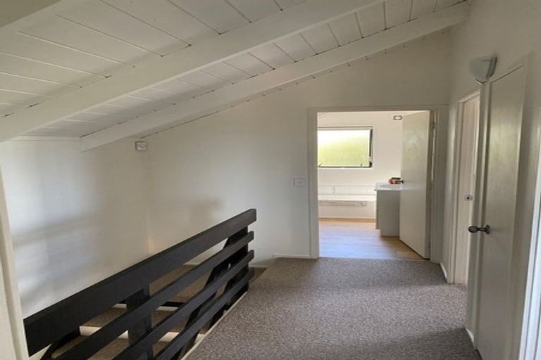 Photo of property in 9a Rangatira Road, Birkdale, Auckland, 0626