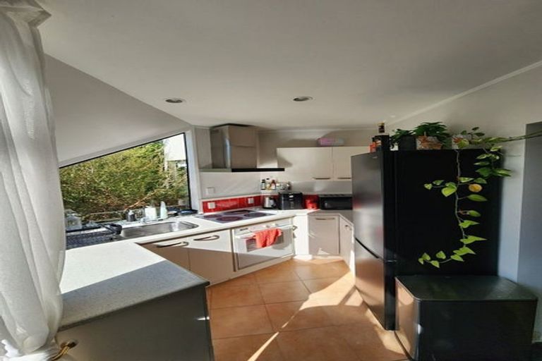 Photo of property in 14/18 Parr Terrace, Castor Bay, Auckland, 0620