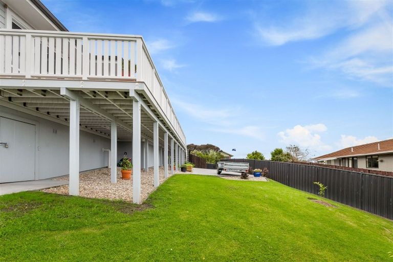 Photo of property in 22a Raelene Place, Massey, Auckland, 0614