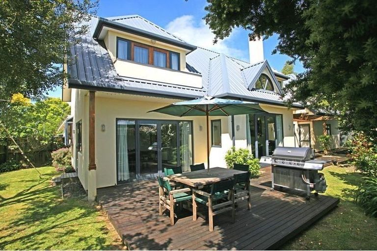 Photo of property in 18a Mclellan Place, Ilam, Christchurch, 8041