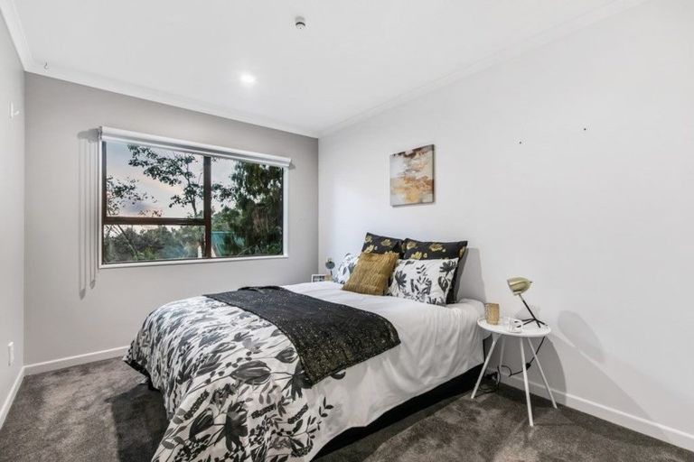 Photo of property in 354 Forest Hill Road, Waiatarua, Auckland, 0612